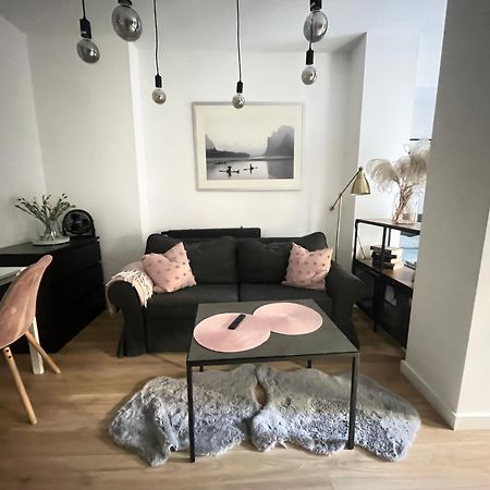 Garden Place Apartment Варшава Екстер'єр фото